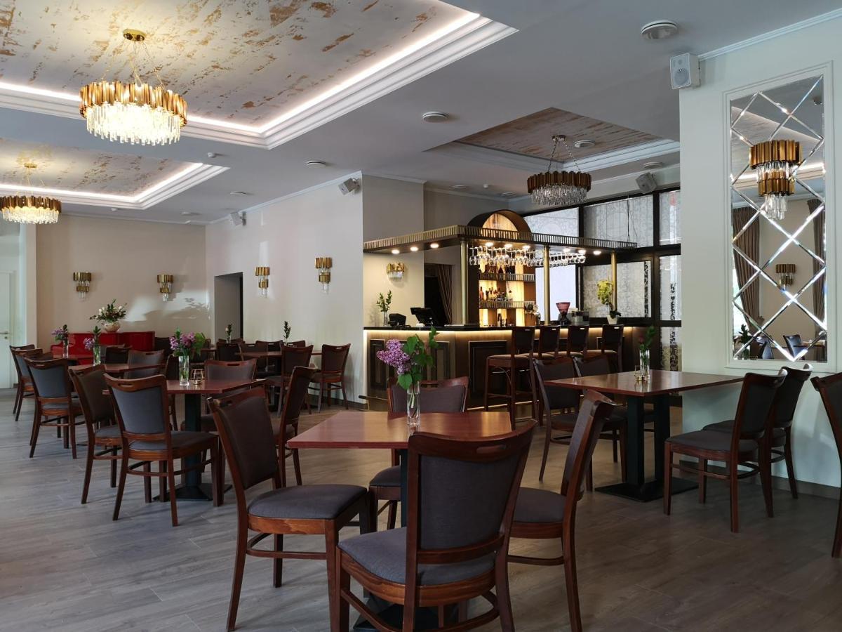 Pan Tadeusz Hotel Vilnius Luaran gambar