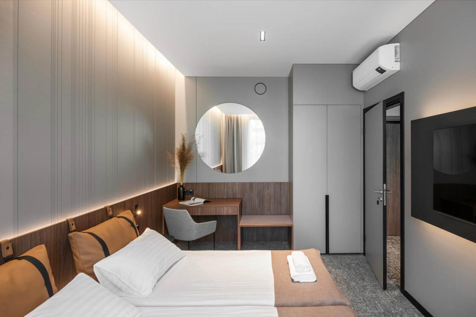 Pan Tadeusz Hotel Vilnius Luaran gambar