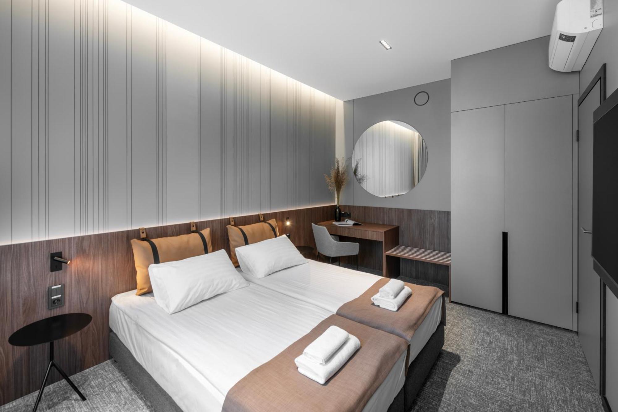 Pan Tadeusz Hotel Vilnius Luaran gambar