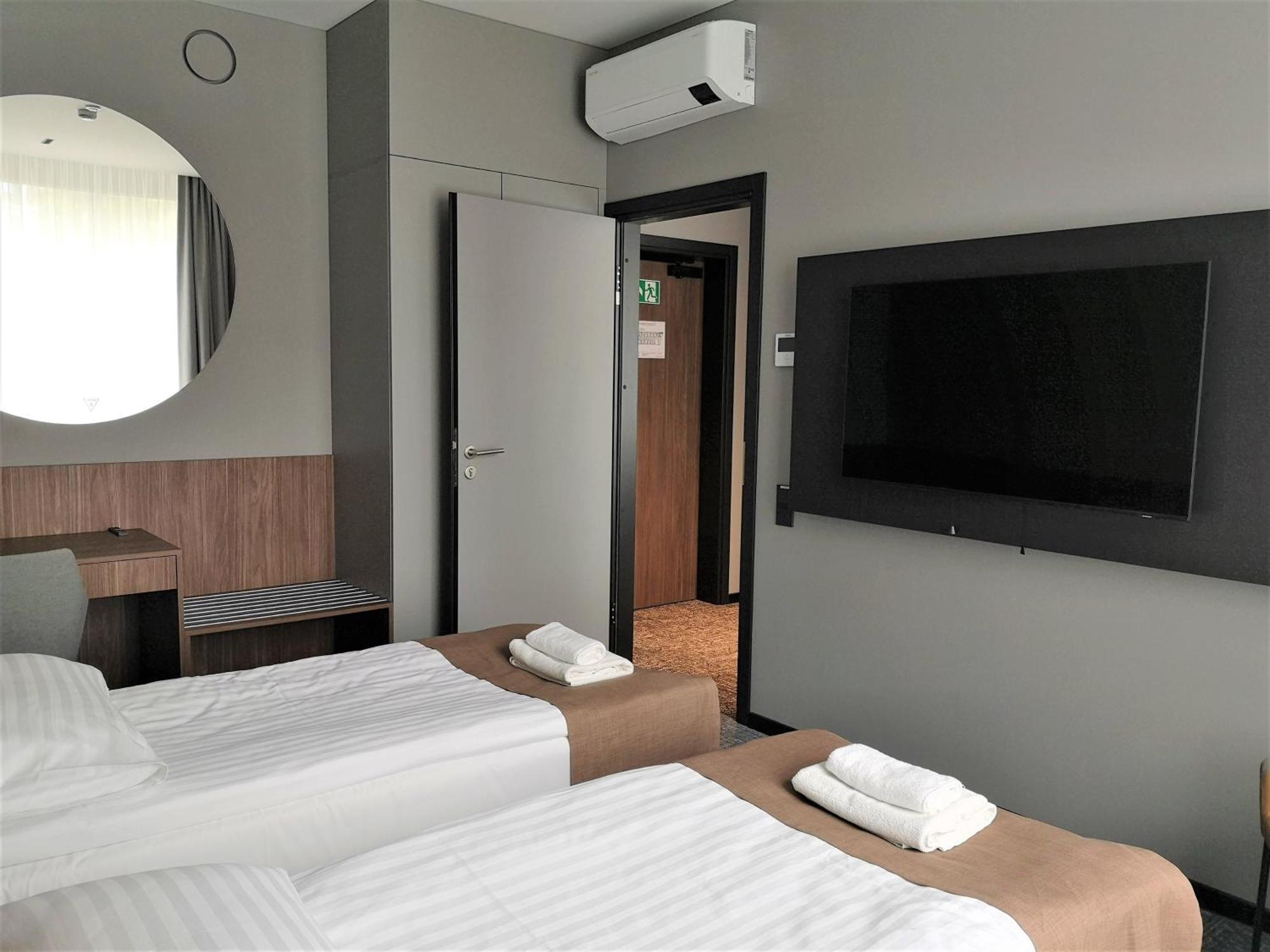 Pan Tadeusz Hotel Vilnius Luaran gambar