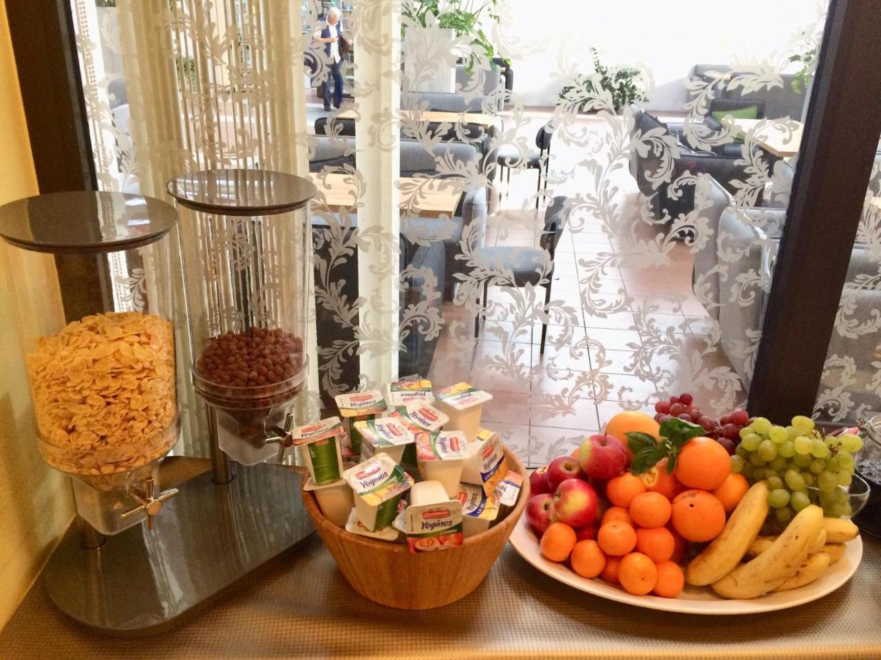 Pan Tadeusz Hotel Vilnius Luaran gambar